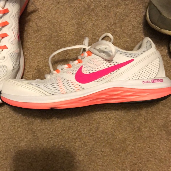 Nike sneakers - Picture 2 of 2